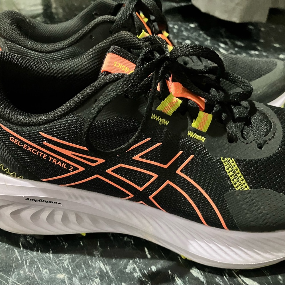 ASICS running shoes size 7.5